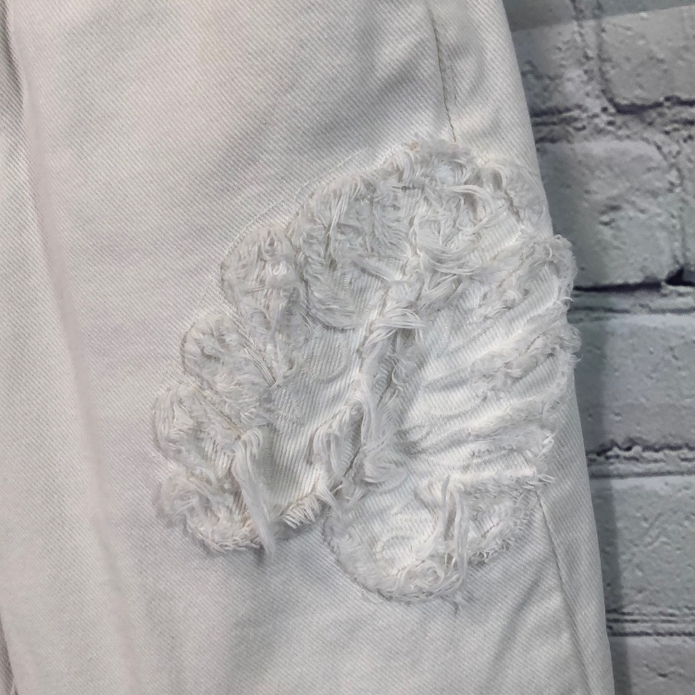 𝅺WHITE Zara Denim Jeans - Picture 10 of 10